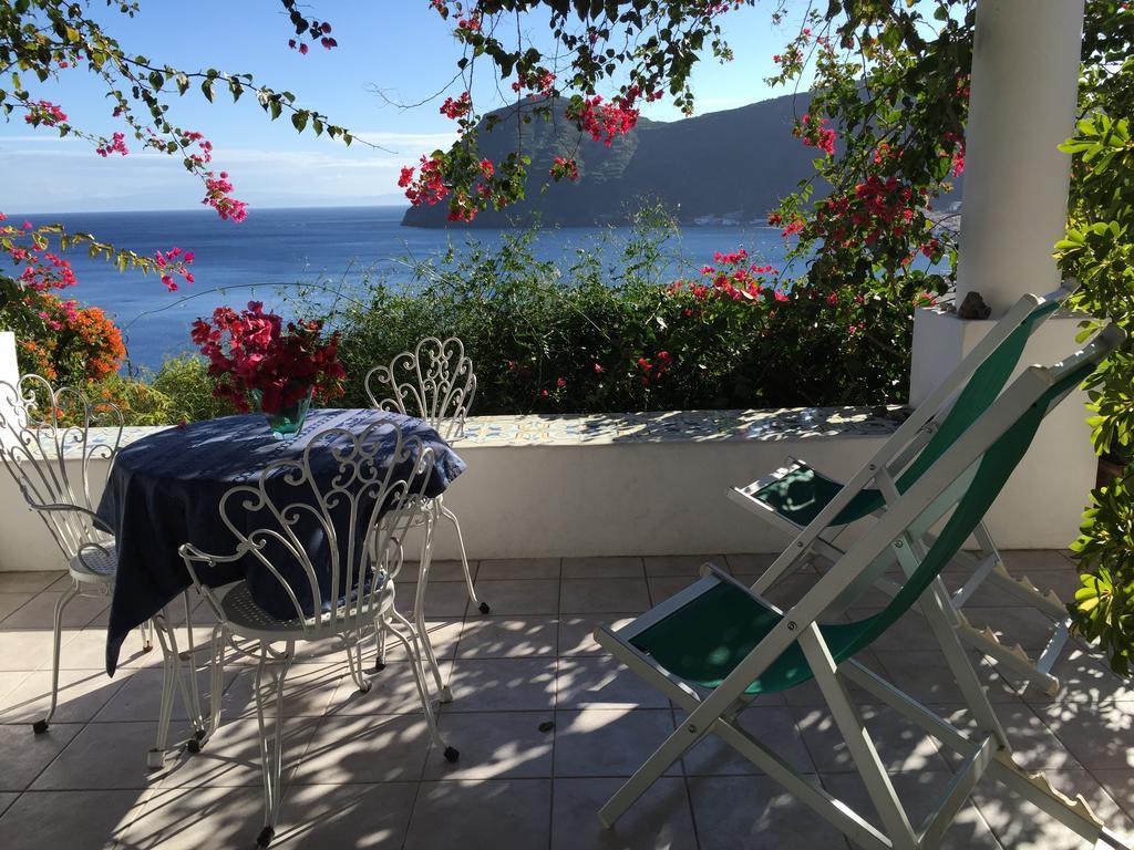 Casa Vacanze Vista Mare Mela Lipari  Exterior foto