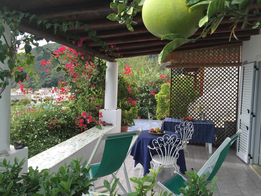 Casa Vacanze Vista Mare Mela Lipari  Exterior foto
