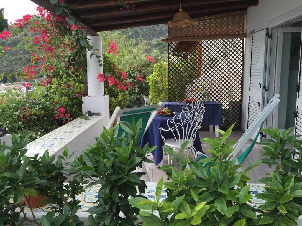 Casa Vacanze Vista Mare Mela Lipari  Exterior foto