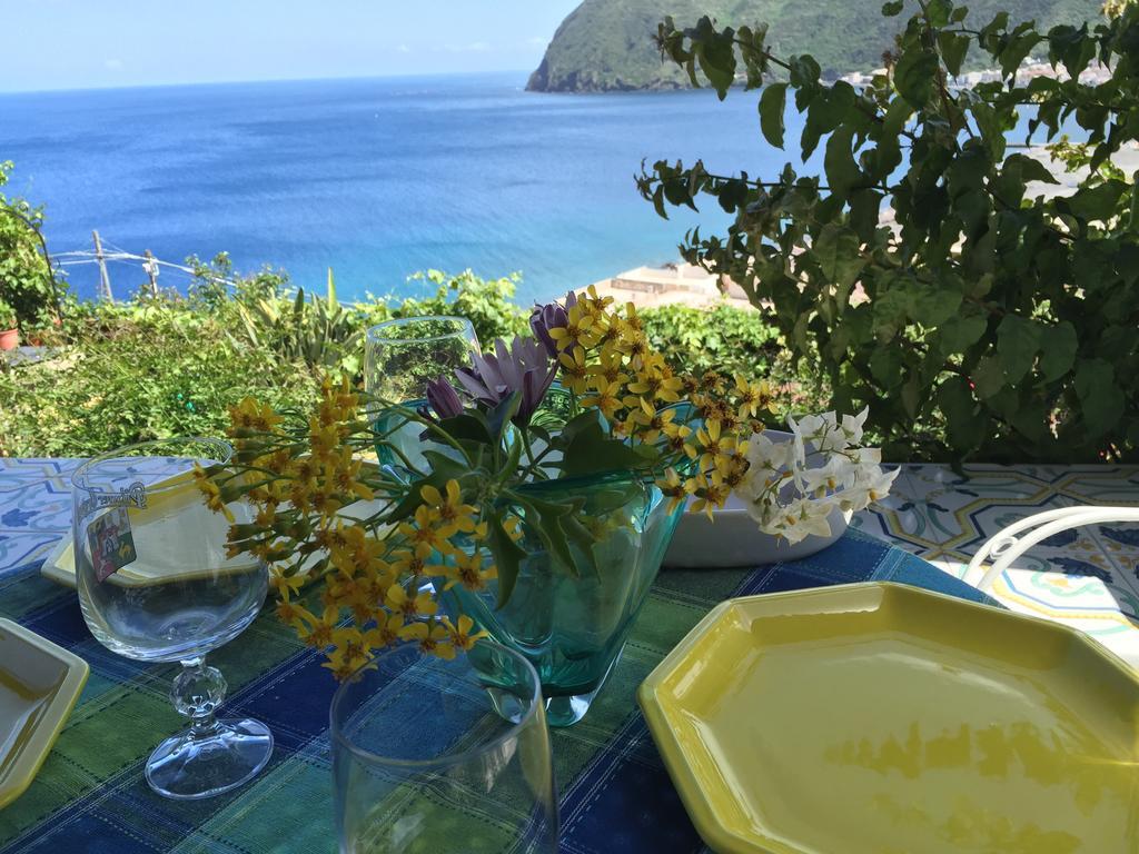 Casa Vacanze Vista Mare Mela Lipari  Exterior foto