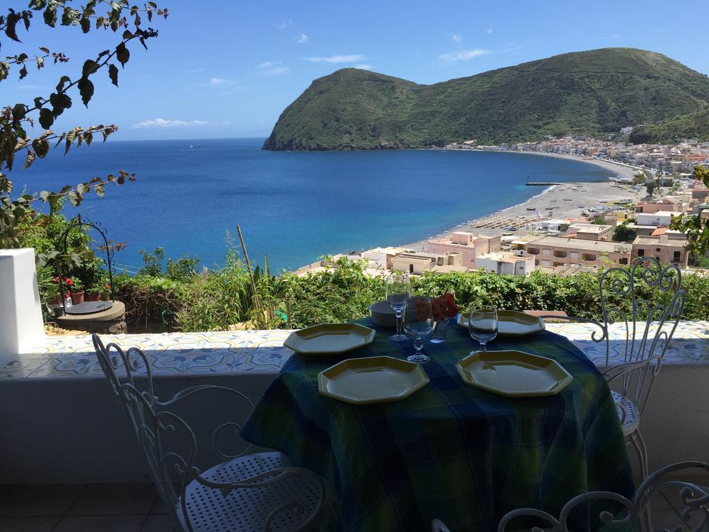 Casa Vacanze Vista Mare Mela Lipari  Exterior foto