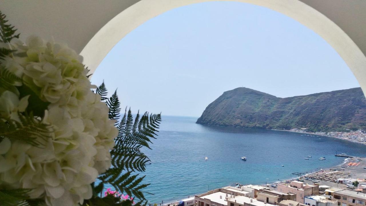 Casa Vacanze Vista Mare Mela Lipari  Exterior foto