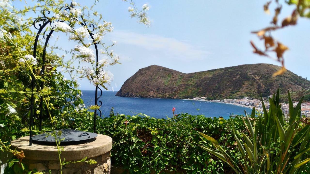Casa Vacanze Vista Mare Mela Lipari  Exterior foto
