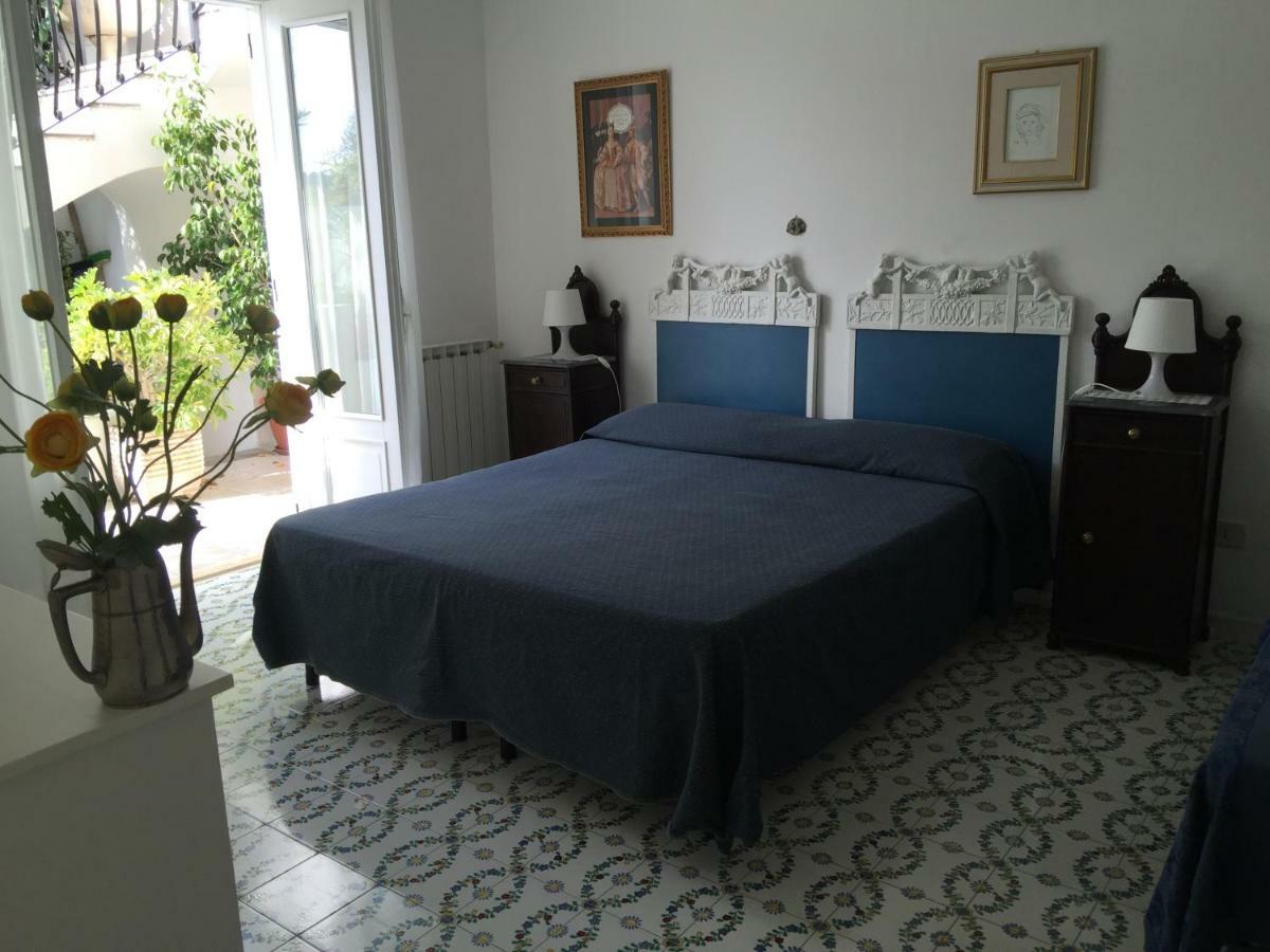 Casa Vacanze Vista Mare Mela Lipari  Exterior foto