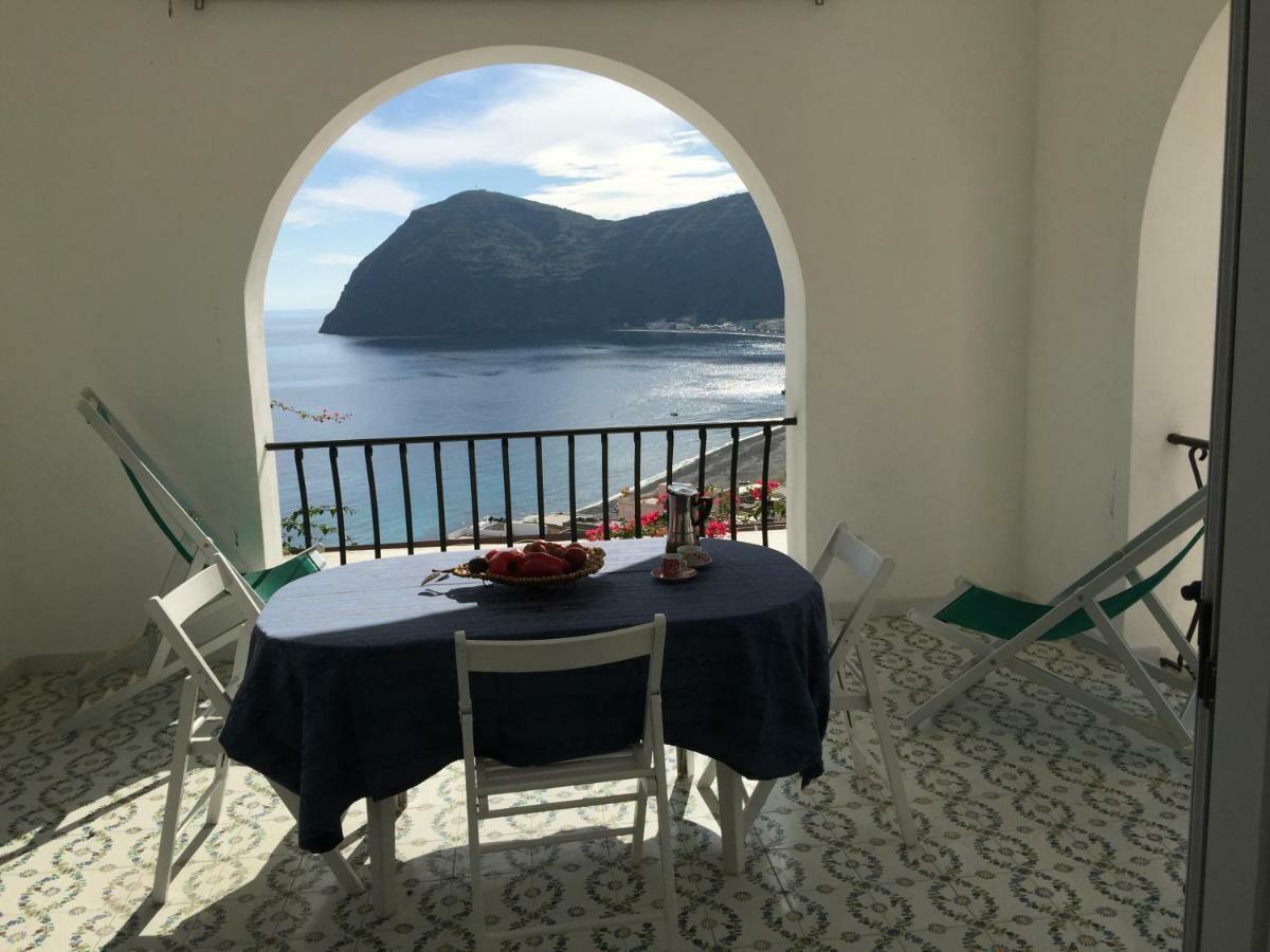 Casa Vacanze Vista Mare Mela Lipari  Exterior foto